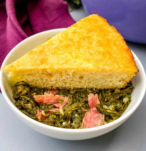 Easy Southern Mustard Greens Recipe + {VIDEO} Mustard Greens Recipe Southern, Southern Sunday Dinner Ideas, Mustard Greens Recipe, Greens Recipe Soul Food, Smoked Turkey Legs, Best Side Dish, How To Cook Greens, Food Holidays, Sunday Dinners