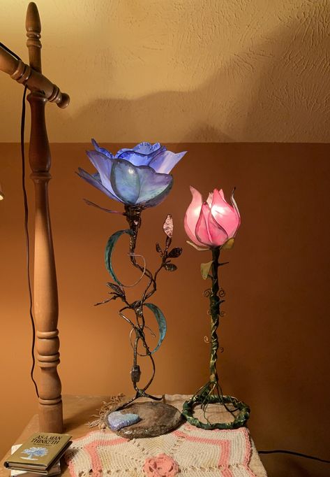 Tabletop Lamp, Lamp Flower, Tulip Lamp, Fairy Room, Lampe Art Deco, Lamp Pink, Table Top Lamps, Flower Lamp, Cool Lamps