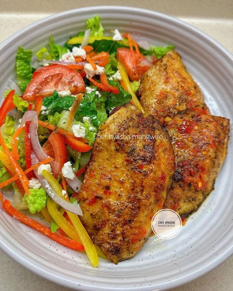 Tilapia Salad, Salad Bowl Recipes, Salad Keto, Tilapia Recipe, Tilapia Fish, Easy Keto Meal Plan, Fish Fillets, Tilapia Recipes, Healthy Food Inspiration