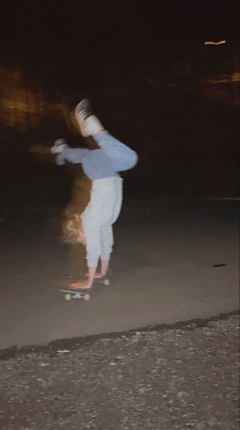 Aesthetic Night Pictures With Friends, Aishacore Aesthetic, 3am Vibes Aesthetic, Zoeycore Aesthetic, Night Adventures Aesthetic, Grunge Teen Aesthetic, Skating At Night Aesthetic, Crazy Vibes Aesthetic, Night Grunge Aesthetic