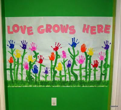 Tippytoe Crafts: Handprint Flower Garden Handprint Door Decorations Classroom, Flower Garden Classroom Door, Handprint Classroom Decor, Garden Handprint Art, Handprint Flowers Preschool, Garden Bulletin Board Preschool, Garden Theme Classroom Door, Flowers Eyfs, Handprint Collage