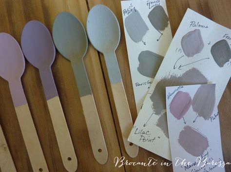 Having a purple, mauve and grey moment this week ! Chalk Paint TM decorative paint by Annie Sloan. Timber spoons (L to R) show Paloma (not shown well), Henrietta, Emile, French Linen, and Paris Grey. Cards show mixes of these. So pretty and we painted up heaps of things in this palette ! Paint Color Pallets, Chalk Paint Techniques, Chalk Paint Colors, Purple Mauve, Paris Grey, Annie Sloan Paints, Color Me Beautiful, Ensuite Bathroom, Annie Sloan Chalk Paint