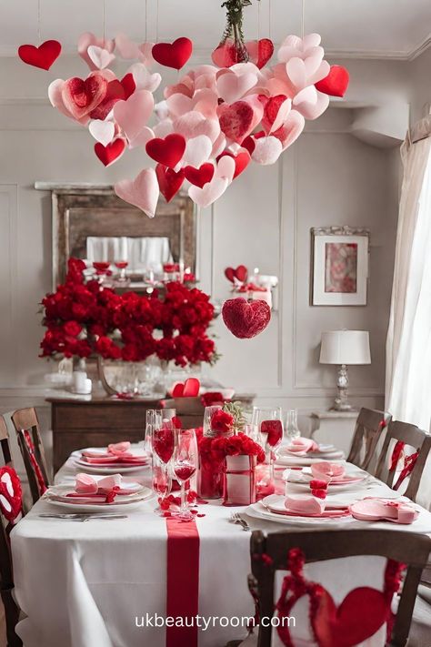 Diy Romantic Decor, Valentines Chandelier Decor, Valentines Party Decorations Diy, Valentines Set Up, Valentine's Table Decorations Ideas, Valentine’s Day Centerpiece, Valentines Centerpiece Ideas, Valentines Day Table Setting, Decorate For Valentines Day