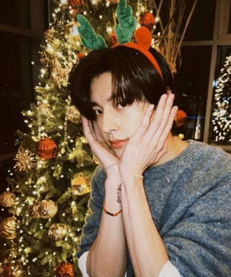 Jake Christmas Pfp, Enhypen Christmas, Enhypen Jake Icon, The Lying Detective, Divorced Men, Jake Icon, Jake Enhypen, Enhypen Jake, Boyfriend Photos