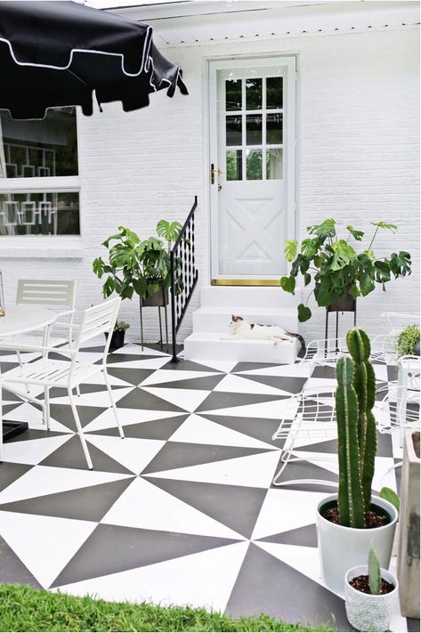 10 Painted Concrete Patio / Floor Ideas | So Much Better With Age Paint Concrete Patio, Painting Tile Floors, Balcony Flooring, Patio Slabs, Painted Patio, Garden Floor, Patio Tiles, Patio Flooring, Diy Tile