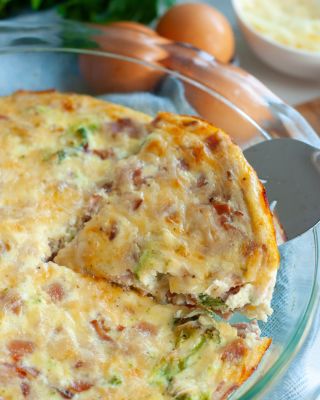 Crustless Ham and Cheese Quiche - Macrostax Morning Meal Prep, Ham Broccoli, Ham Quiche, Iifym Recipes, Ham And Cheese Quiche, Macro Nutrition, Ham And Eggs, Cheese Quiche, Macro Friendly Recipes