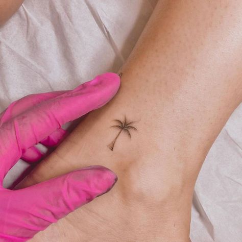 Tiny Palm Tree Tattoo, California Tattoo Ideas, Palm Tree Tattoo Ankle, Hawaii Tattoo, Hawaii Tattoos, Surf Tattoo, Thailand Tattoo, Palm Tattoos, Tropical Palm Trees