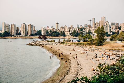 Vancouver Neighbourhoods: Kitsilano - Inside Vancouver BlogInside Vancouver Blog Kitsilano Beach Vancouver, Kitsilano Vancouver, Vancouver Neighborhoods, Street Performance, Vegetarian Restaurant, Maritime Museum, Beer Garden, Vancouver Island, Beach Babe