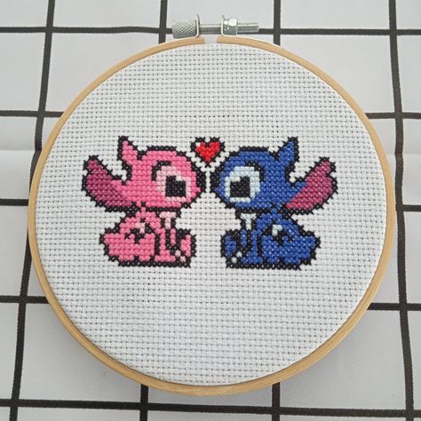 #stitchbyyingyor #Alphapattern #addedbypaula-030 #lilostitch Small Disney Cross Stitch Patterns, Disney Stitch Cross Stitch Pattern, Lilo And Stitch Cross Stitch Pattern, Crochet Stitch Disney, Lilo And Stitch Cross Stitch, Lilo Ve Stitch, Disney Patterns, Cross Stitch Cute, Up Pixar