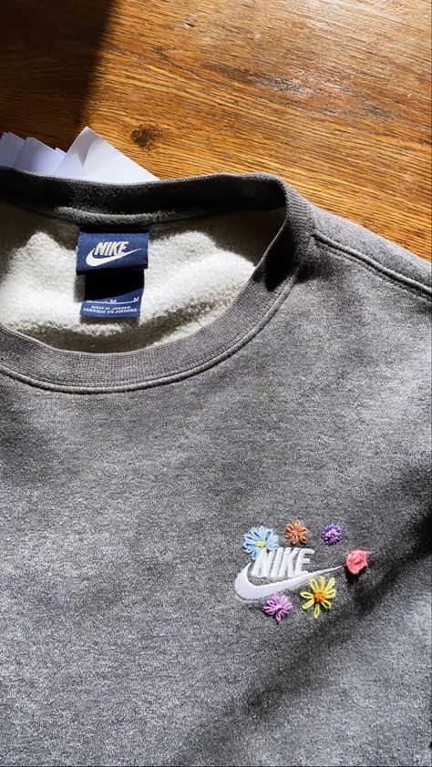 Nike Pullover Embroidered, Embroidery Tshirt Nike, Nike Flower Embroidery Sweatshirt, Embroidered Hoodie Nike, Nike Sweater Embroidery, Embroidered Nike Hoodie, Embroidery Designs On Hoodies, Embroidery Nike Logo Flowers, Nike Flower Embroidery