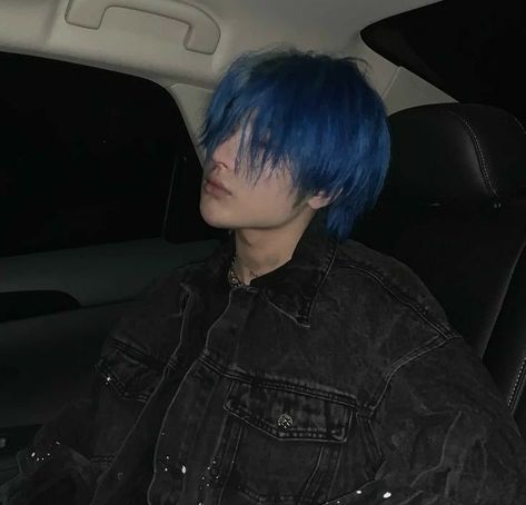 Blue Hair Aesthetic Boy, Blue Hair Boy Aesthetic, Blue Hair Guy Aesthetic, Dark Blue Hair Short, Dark Blue Hair Men, Male Blue Hair, Dark Blue Short Hair, Short Dark Blue Hair, Blue Hair Male