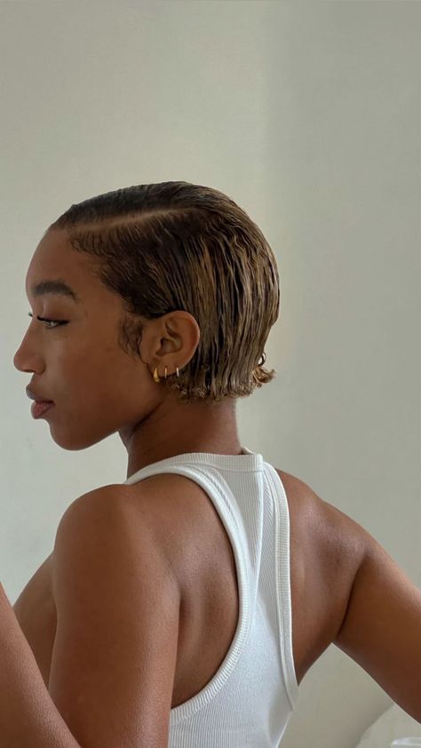 Pixie Slicked Back, Slick Back Pixie Hair Black Women, Model Slicked Back Hair, Small Bun Hairstyles Short Hair, Slick Back Short Hair Black Women, Straight Pixie Haircut Black Women, Short Slicked Back Hair Women Black, Slick Back Pixie Hair, Slicked Short Hair