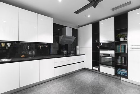 Kitchen Cabinets Black And White, Acrylic Kitchen Cabinets, High Gloss Kitchen Cabinets, Gloss Kitchen Cabinets, High Gloss Kitchen, Grey Kitchen Floor, Black Backsplash, Gloss Kitchen, Black Counters