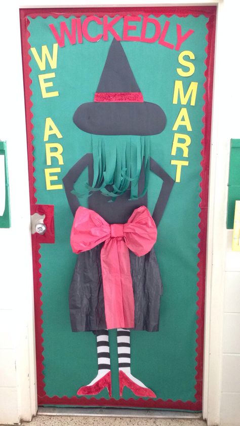 Wicked Witch of the West Classroom door! Wizard of Oz Wizard Of Oz Classroom Door, Wizard Of Oz Bulletin Board Ideas, Wizard Of Oz Door Decorations, Wizard Of Oz Bulletin Board, Wizard Of Oz Classroom, Fall Classroom Door, Halloween Classroom Door, Halloween Classroom Decorations, Bored Teachers