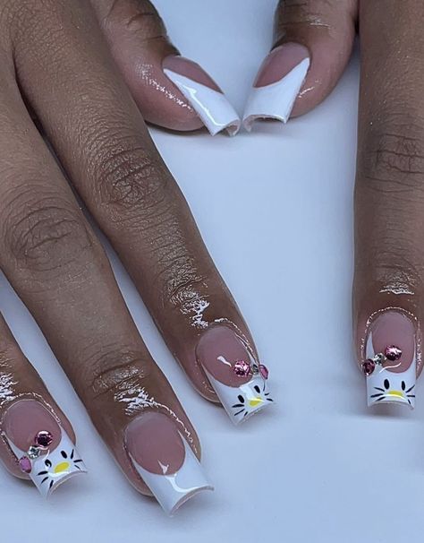 Nail Ideas Acrylic Coffin Medium, Nail Ideas Y2k Medium, Short Nail Designs Y2k, Hello Kitty Nails Medium, Nail Ideas Y2k Short, Short Medium Nails Acrylic, Medium Short Acrylic Nails, Hello Kitty Short Nails, Short Nails Y2k