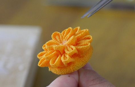 Incredible Craftsmanship: Tsumami Kanzashi Tsumami Kanzashi, Flower Dresses, Card Making, Arts And Crafts, Paper Crafts, Jewelry Making, Stamp, The Incredibles, Flowers