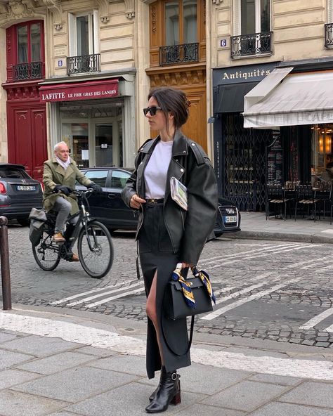 8 French Girl–Approved Black-Leather-Jacket Outfit Ideas | Who What Wear Leather Moto Jacket Outfit, Biker Jacket Outfit, Black Leather Jackets, Moto Jacket Outfit, Black Leather Jacket Outfit, Black Leather Outfit, Black Slim Pants, Jacket Outfit Women, Black Leather Moto Jacket