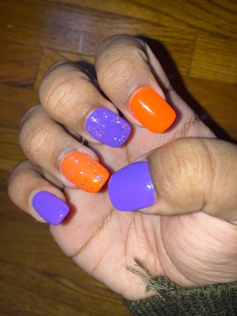 Purple And Orange Nails Halloween, Purple And Orange Nails, Purple Glitter Nails, Cute Halloween Nails, Orange Glitter, Orange Nails, Purple Glitter, Purple Nails, Easy Halloween