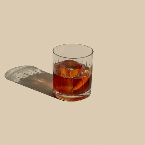 Old Fashioned Old Fashioned Drink Aesthetic, Cocktail Glass Photography, Old Fashioned Cocktail Photography, Old Fashioned Cocktail Drawing, Old Fashioned Photography, Old Fashioned Cocktail Aesthetic, Old Fashion Cocktail, Old Fashioned Aesthetic, Aesthetic Drink