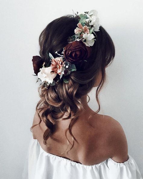 Fairytale Wedding Hairstyles With Flowers ★ wedding hairstyles with flowers bridal flower crown relaxed updo sarasterczewska.hairstylist Fairytale Wedding Hairstyles, Flower Crown Updo, Wedding Hairstyles With Flowers, Hairstyles With Flowers, Wedding Hair Flower Crown, Bridal Hair Up, Flower Crown Bride, Hair Color Blonde, Flower Crown Hairstyle