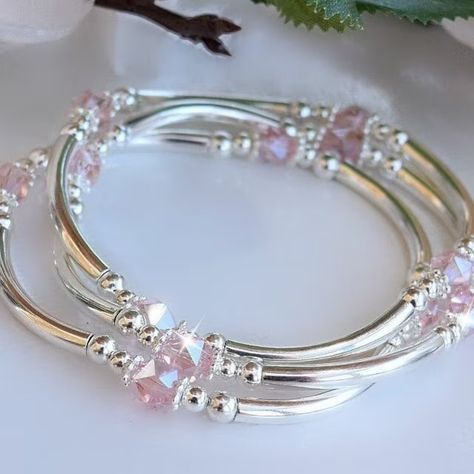 HeartofGems - Etsy Bracelets Silver, Bracelet Wedding, Seni 3d, Swarovski Crystal Bracelet, Swarovski Bracelet, The Bangles, Crystal Bangle, Bangles Jewelry Designs, Bracelet Crystal