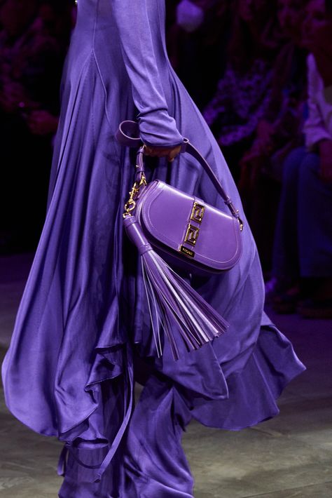 Purple Bag Outfit, Purple Bags Outfit, Versace Ss23, Fashion Show Aesthetic, Future Dusk, Versace 2023, Spring 2023 Fashion Show, Edgy Bags, Spring Runway