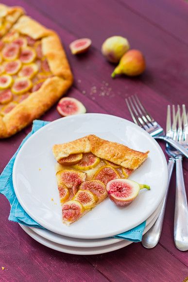 Fresh Fig and Honey Tart Recipe Fig Recipes Dessert, Honey Tart, Fig And Honey, Fig Tart, Pastries Recipes Dessert, Puff Pastry Desserts, Galette Recipe, Impressive Desserts, Fig Recipes