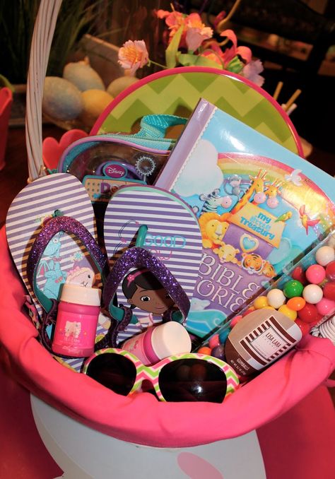 Easter Basket Ideas For Babies, Creative Easter Basket Ideas, Toddler Easter Basket, Teen Easter Basket, Creative Easter Baskets, Baby Easter Basket, Girls Easter Basket, Basket Diy, Easter Baskets For Toddlers