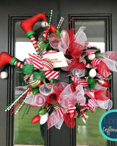 Buddy The Elf Wreath Diy, Elf Wreath Ideas Diy, Wreath Ideas Diy, Elf Christmas Wreath, Christmas Wreath Diy, Elf Wreath, Easy Wreaths, Deco Mesh Christmas Wreaths, Christmas Mesh Wreaths