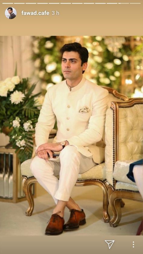 Kurta Pajama Design, Eid Kurta, Pajama Design, White Sherwani, Prince Suit, Man Dress Design, Mens Traditional Wear, Asian Wedding Dress Pakistani, Fawad Khan