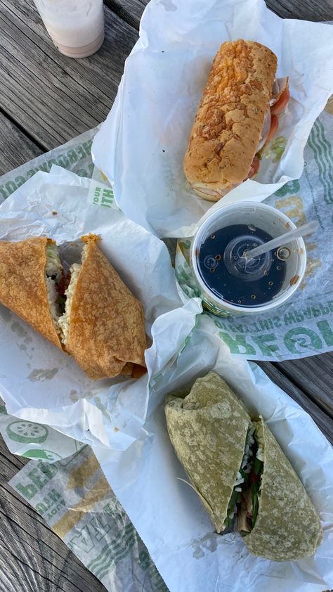 Sandwiches For The Beach, Beach Day Sandwiches, Beach Sandwiches Summer, Sandwich At The Beach, Beach Sandwiches, Pizza Hut Submarine Sandwich, Food Beach, Date With Friends, Subway Sandwich