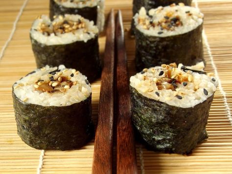 Sesame Shiitake Sushi #sesame #sesame_oil #chili Nori Rolls, Mushrooms Stuffed, French Caribbean, Vegan French, Vegan Junk Food, Vegan Sushi, Shiitake Mushrooms, Gourmet Vegan, Pregnancy Food