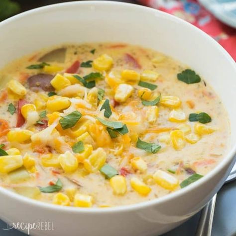 This Quinoa Corn Chowder is an easy meal in one! It's thick, creamy, hearty and packed with protein and fiber! Normal Meals, Quinoa Recipes Easy, Spring Soups, Veggie Broth, Quinoa Soup, Quinoa Recipe, Corn Chowder Recipe, Healthy Soups, Chowder Recipe