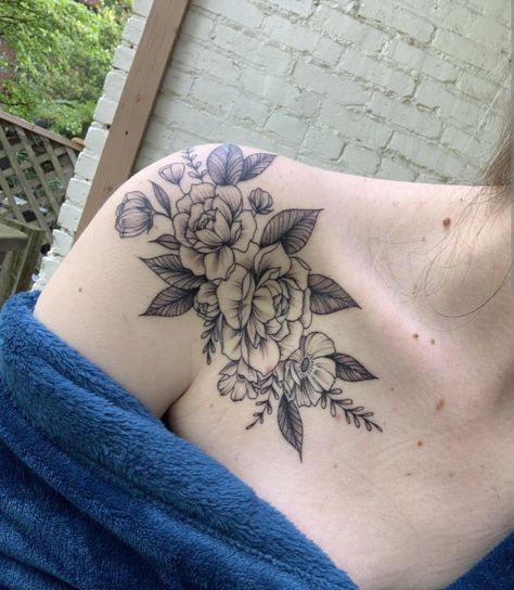 Collarbone Shoulder Tattoos For Women, Collarbone Symmetrical Tattoo, Chest Floral Tattoo Female, Middle Collarbone Tattoo, Big Collar Bone Tattoo, Womens Collarbone Tattoo, Collarbone Floral Tattoo, Collar Bone Floral Tattoo, Floral Neck Tattoo For Women