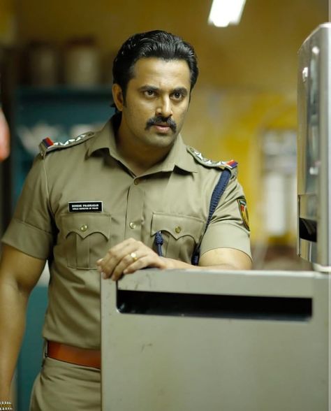 Police Uniform Men, Unni Mukundan, Zain Imam Instagram, Police Art, Indian Police, Indian Police Service, Uniform Men, Police Uniform, Men Aesthetic