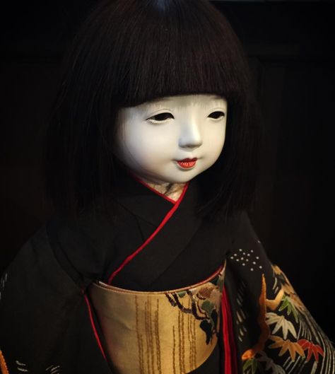 Studio Tomo Japanese Dolls Traditional, Okiku Doll, Japanese Horror, Doll Aesthetic, Anime Pixel Art, Japanese Dolls, Two Faces, Cute Toys, Art Object