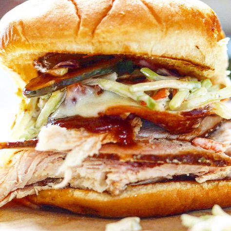 Smoked Turkey Sandwich Leftover Turkey Sandwich Recipes, Turkey Avocado Sandwich, Turkey Salad Sandwich, Smoked Turkey Sandwich, Hot Turkey Sandwiches, Turkey Sandwiches Recipes, Smoked Turkey Recipes, Smoked Turkey Breast, Bbq Sandwich