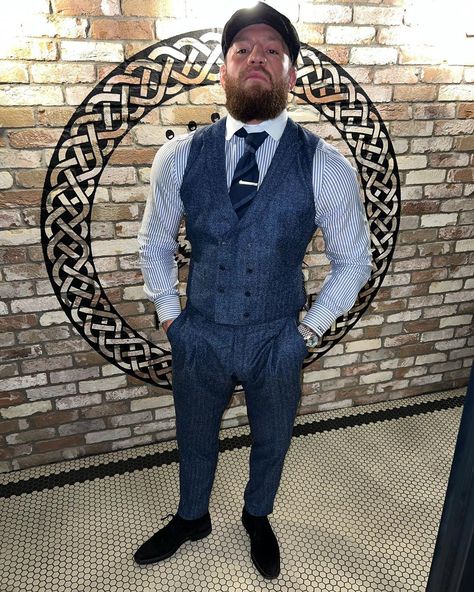 Conor McGregor Official on Instagram: “The home, @theblackforgeinn 🥃 #nofighting #yeright #shelby #smellby #peakyblinderonthepitch #topnet #1 #forbes #lefttopnet #nutmeg…” Conor Mcgregor Suit, Mcgregor Suits, Conor Mcgregor, Ufc, Photographer, Instagram