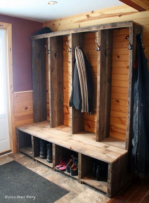 DIY Entryway Projects • Budget projects and tutorials, including this DIY entryway from 'Random Sweetness'! Wood Entryway Bench, Rustic Entry, Rustic Entryway, Farmhouse Entryway, Diy Entryway, Old Barn Wood, Diy Bench, Mudroom Bench, Diy Interior