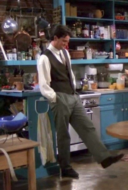 90s Formal Fashion Men, Chandler Bing Clothes, 90s Tv Shows Outfits Men, Nerd Guy Aesthetic Outfit, Chandler Bing Fashion, 90s Teacher Outfits, 1990s Fashion 90s Style, Chandler Outfits, 80s Mens Outfits