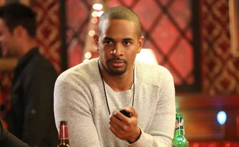 Why Coach Was The Worst Character on New Girl Tv Apartment, New Girl Characters, New Girl Episodes, Relationship Apps, Damon Wayans Jr, Hannah Simone, Damon Wayans, Jake Johnson, Jessica Day