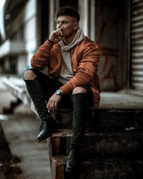 style Male Portrait Pose Reference, Night Street Photography, Boy Senior Portraits, Senior Photos Boys, Men's Portrait Photography, Poses Men, Male Portrait Poses, Mens Winter Fashion Outfits, Mens Photoshoot Poses