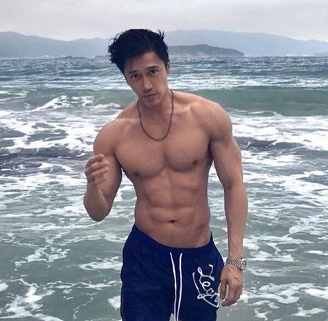 Chuando Tan, Muscular Men Fashion, Handsome Asian Men, Hot Asian Men, H U, Muscular Men, Male Physique, Handsome Actors, Shirtless Men