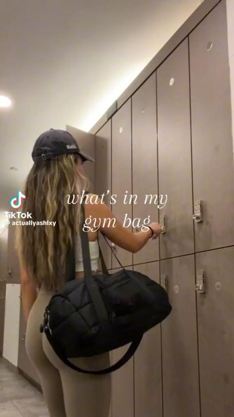 What’s in my gym bag? Gym Bag Must Haves, Gym Bag Essentials Women, Gym Weights Workout, Cute Gym Bag, Bag Must Haves, Gym Back Workout, Gym For Beginners, Mothers Gifts, Womens Gym Bag