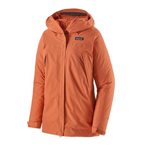 The Departer Jacket is our most simply designed yet versatile mountain-to-town jacket for moving freely in any type of weather. It has an uncluttered design and a light and limber 2-layer fully recycled polyester GORE-TEX fabric for durably waterproof windproof and highly breathable performance no matter what the weather throws at you. A DWR (durable water repellent) finish stops moisture and snow to keep the outer fabric from becoming saturated while simultaneously increasing durability. Line Patagonia Outfit, Gore Tex Fabric, Gore Tex Jacket, Snowboarding Outfit, Looking Dapper, Snowboard Jacket, Snow Jacket, Selling Clothes, Ski Snowboard