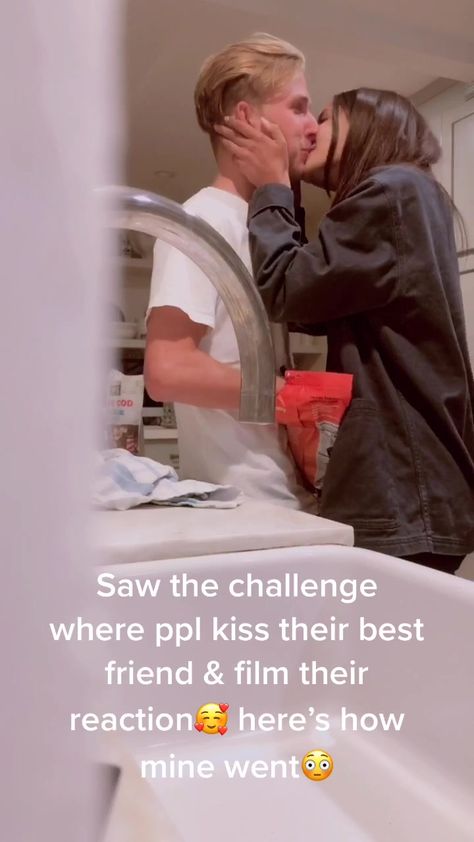 #kissingmybestfriend Hashtag Videos on TikTok True Love Photos, Couples Challenges, Boyfriend Advice, Challenges Funny, Tiktok Challenge, Really Good Comebacks, Best Friend Challenges, Guy Best Friend, Crush Advice