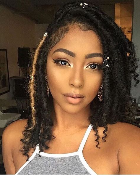 Shoulder length goddess locs Faux Loc, Faux Locs Hairstyles, Pelo Afro, Goddess Locs, Hair Crush, Locs Hairstyles, Faux Locs, Hair Journey, Shampoos