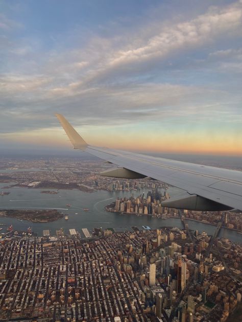 flying into nyc Flying Over New York, Plane Aesthetic New York, Airplane Aesthetic New York, Nyc From Airplane, Nyc Plane View, Plane Ride, New York Aesthetic, Cabin Crew, Future Life