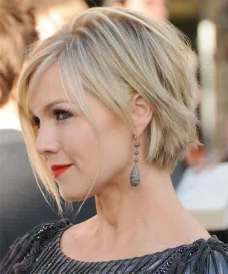 short low maintenance hairstyles for round faces - Google Search ... Hello Hair, Edgy Short Haircuts, Medium Shag, Choppy Hairstyles, Short Choppy Haircuts, Jennie Garth, Chin Length, Wavy Bob, Choppy Bob