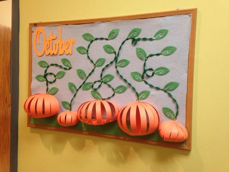 This year's October birthday bulletin board. I made the word October (Cricut cartridge Designer's Calendar) and the pumpkins bigger. The vines are made of pipe cleaners and the leaves (Cricut cartridge Walk in my Garden) have the birthdays on them. 3d Pumpkin Bulletin Board, Orange Theme Classroom, Bulletin Board Ideas October, October Birthday Bulletin Boards, Cute Fall Bulletin Board Ideas, 3d Bulletin Board Ideas, Pumpkin Bulletin Board Ideas, New School Year Bulletin Board, October Bulletin Boards